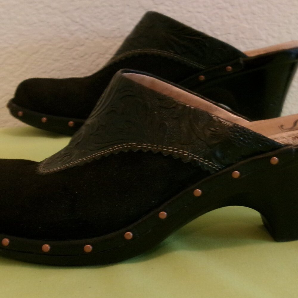 Great condition, Sofft, Size 7 1/2M, Black, Etched  Leather/Suede, Studded Mules